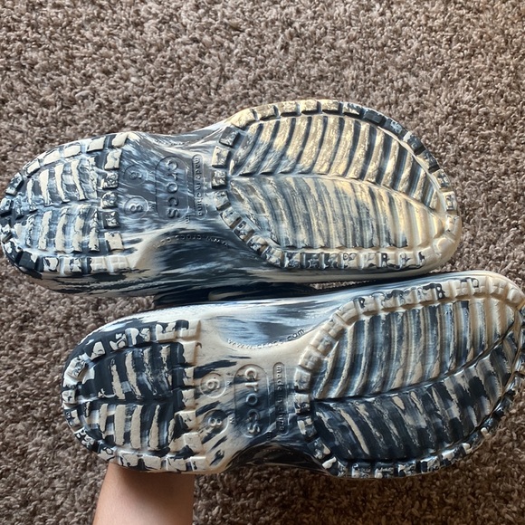 Tie dye crocs - Picture 3 of 3